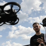 Lituania își pregătește tinerii pentru a face față provocărilor rusești prin instruirea în utilizarea dronelor, începând cu cei cu vârste de 8 și 10 ani. 2 lituania va antrena copii in utilizarea dronelor pentru a contracara amenintarea rusiei instructia va incepe cu copii de 8 10 ani 689d888203d29