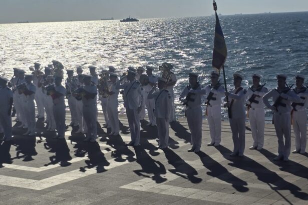 live foto video eroii marinari omagiati de fortele navale romane ceremonie religioasa si militara la monumentul crucea marinarilor 689d7bff36839