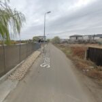 Cetățenii din Palazu Mare, constrânși de judecători să plătească o sumă considerabilă unui dezvoltator imobiliar, iar primarul va beneficia de contribuțiile locuitorilor supărați. Detalii aici. 2 locuitori din palazu mare obligati de instanta sa achite o mica avere unui investitor imobiliar si primarul va primi bani de la cetatenii nemultumiti explicatii 689c0193ea2c7