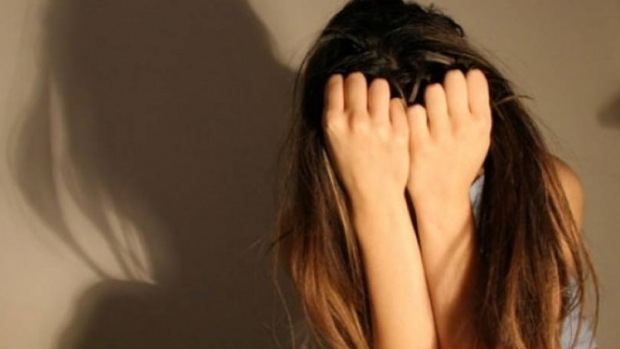 Sentință severă pentru un bărbat acuzat de violul unei minore: a susținut în fața judecătorilor că nu cunoștea vârsta victimei 1 mai multi ani de inchisoare pentru un individ care a violat o minora a incercat sa convinga instanta ca nu stia varsta fetei 688bf62db0852