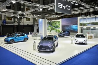 mai multi dealeri stellantis din germania au migrat la byd dupa recrutarea fostului director al grupului chinezii vin in europa la o masa intinsa 689e021379306