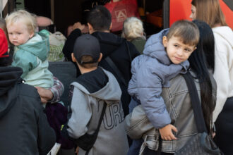 marea deportare a ucrainenilor trump se pregateste sa expulzeze 120 000 de refugiati care sunt motivele 689f2e9a661d4