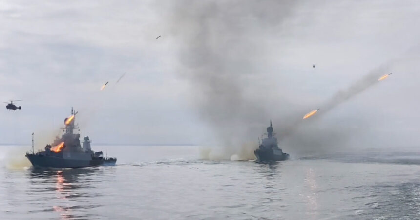 Manevrele maritime ale Rusiei în Marea Baltică, în contextul anunțului lui Trump privind desfășurarea a două submarine nucleare în vecinătatea Rusiei 1 marina rusa face manevre militare in marea baltica dupa ce trump a anuntat ca trimite doua submarine nucleare in apropierea rusiei 68a8427f89f87