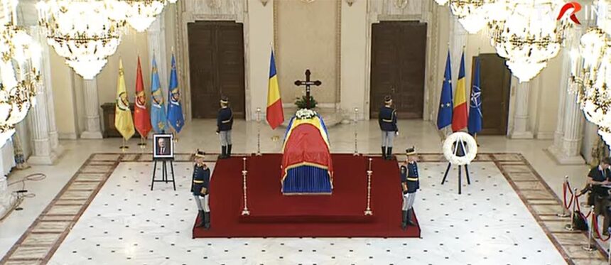 „Mesajul plin de emoție al soției lui Ion Iliescu, scris pe o coroană de flori albe, după 74 de ani de căsnicie” 1 mesajul emotionant al sotiei lui ion iliescu scris pe o coroana de flori albe cei doi au fost casatoriti 74 de ani 68931b15242fd