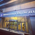 Ministerul Energiei se confruntă cu dificultăți în gestionarea fondurilor UE de 7 miliarde de euro și solicită sprijin de la banca de stat pentru Investiții și Dezvoltare, alături de Autoritatea pentru Digitalizare. 3 ministerul energiei nu se descurca cu fonduri ue de 7 miliarde de euro cere ajutorul noii banci de stat de investitii si dezvoltare precum si autoritatii pentru digitalizare 68ad3c35c0099