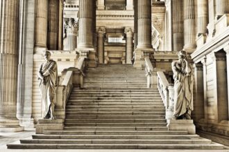 ministerul justitiei vrea doteze toate instantele cu sisteme de inregistrare a sedintelor de judecata care vor include si o aplicatie de transcriere audio in text bugetul se apropie de 40 milioane 68b1343115992