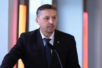 ministrul educatiei a declarat ca universitatile trebuie sa si pastreze libertatea de a acorda burse 68948f05ef8f0