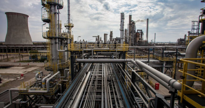 Ministrul Energiei: „Piața carburanților rămâne bine aprovizionată și constantă.” Acțiunile implementate în urma crizei de la Petrobrazi 1 ministrul energiei aprovizionarea cu carburanti a pietei este stabila si continua masurile luate dupa penuria de la petrobrazi 6891100a0d7ce