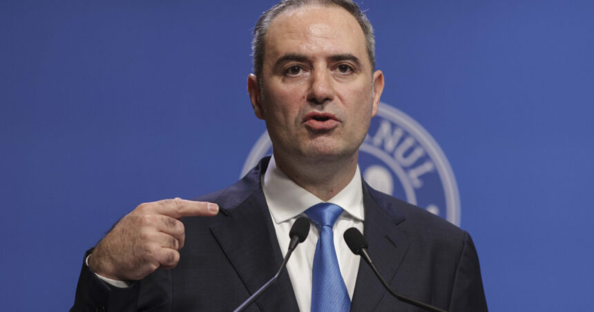 Ministrul Finanțelor clarifică situația facturilor din iulie cu TVA de 21%: „Legea a fost respectată. Suma se achită în funcție de data emiterii” 1 ministrul finantelor despre facturile pe luna iulie cu tva 21 am aplicat corect legea se plateste in functie de data facturarii 68a87381b9049