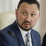 Mircea Fechet critică dur conducătoarea CSM care consideră insuficientă o pensie de 11.000 lei: O viziune distorsionată alimentată de mândrie și provincialism. 3 mircea fechet atac la sefa csm care crede ca o pensie de 11 000 lei e mica o realitate paralela construita pe aroganta misecuvenism 688f0bc1b7678