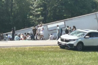morti si raniti inclusiv copii dupa ce un autocar care venea de la cascada niagara s a rasturnat in statul new york 68a8da824f7c1