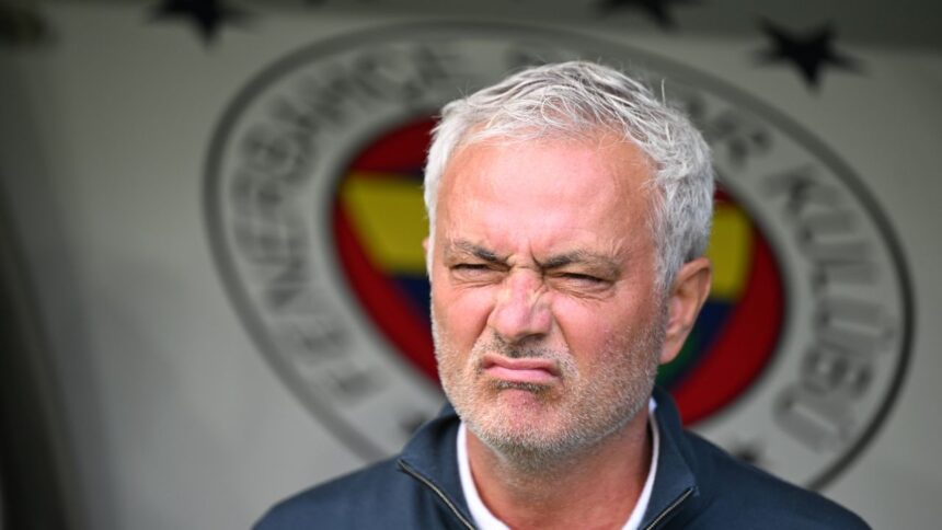 Mourinho, hotărât să surprindă echipa sa de suflet! Își propune să "împrumute" un talent crescut de Chivu de la Inter! 1 mourinho pregatit sa i dea o lovitura de proportii echipei sale de suflet vrea sa fure de la inter jucatorul promovat de chivu 6895e4369b6fe