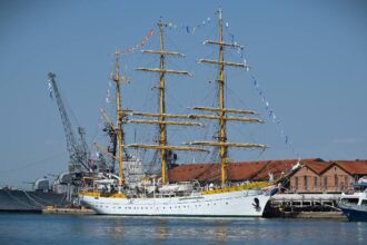 nava scoala mircea revine in portul militar constanta dupa un mars international de instructie 6891d40d8d4a4