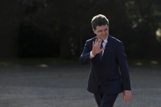 nicusor dan s a dus la guven si a intrat in sedinta coalitiei unde sunt discutate noile masuri fiscale 68adc5d07cc6f