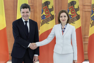nicusor dan vizita in republica moldova de ziua limbii romane presedintele participa la evenimentul marea dictare nationala 68b3e03633542