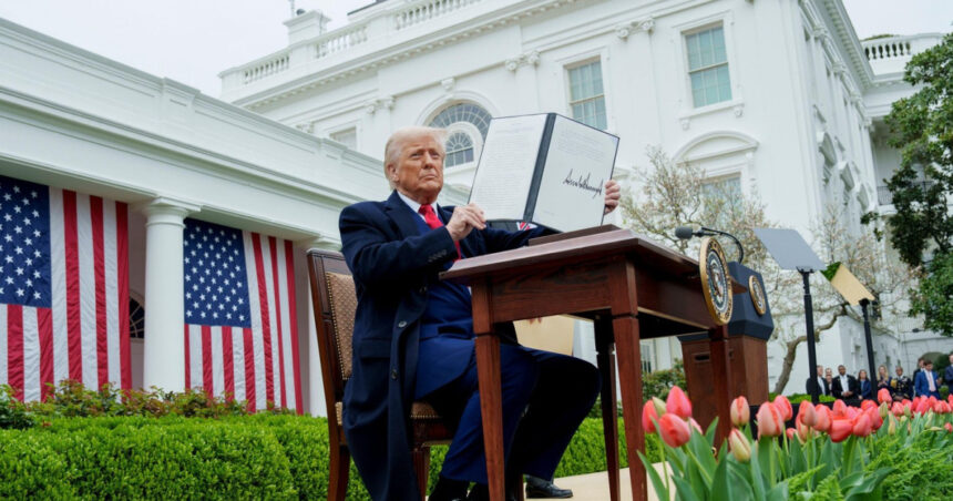 Tarifele americane afectează din această zi numeroase națiuni. Trump garantează că SUA vor beneficia de „miliarde” în plus! 1 noile tarife americane lovesc de astazi zeci de tari trump promite ca vor curge miliarde in sua 68944a4793b02