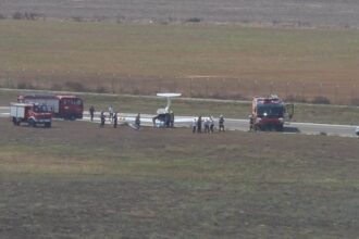 o aeronava scoala a avut probleme la aterizare pe aeroportul tuzla pilotul a reusit sa ajunga in siguranta la sol 68a5cb1e3cbef