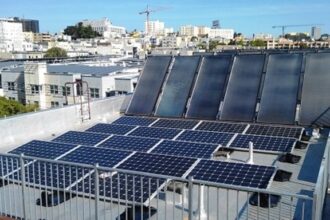 o companie germana transforma bateriile uzate ale masinilor electrice in echipamente de stocare pentru panourile fotovoltaice 68a6ef42beef9