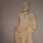 Un tezaur inedit găsit la Constanța: apărătorul artei medicale 2 o descoperire de tezaur la constanta protectorul medicinei 68b231624a384