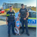 O fetiță dispărută de pe plaja din Năvodari, recuperată de jandarmii din Constanța 3 o fetita disparuta de pe o plaja din navodari gasita de jandarmii constanteni 689c2b7caa73c