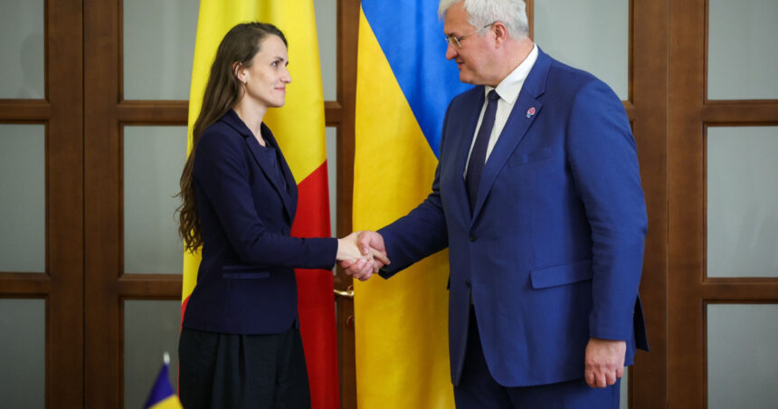 Oana Ţoiu se consultă cu omologul din Ucraina: Importanța apărării drepturilor minorităților naționale, subliniată de ministra de Externe. 1 oana toiu intalnire cu omologul ucrainean ministra de externe a subliniat importanta protejarii drepturilor minoritatilor nationale 68959689882e4