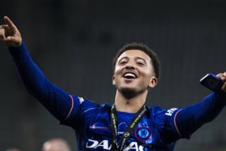 oferta surpriza pentru jadon sancho 689e0c7d69f89