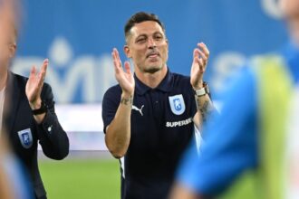 oficial a semnat cu universitatea craiova cu o zi inainte de meciul cu spartak trnava mult succes leule 68933332e2e7e