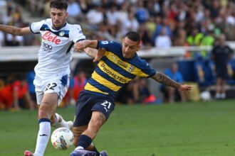 oficial atacantul de la parma cu doua prezente pe banca la cfr cluj si cu 345 de meciuri in italia a schimbat echipa 689c23bc2c31a