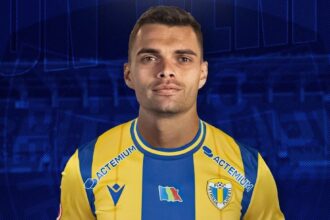 oficial cosmarul fcsb ului la petrolul bienvenido 68a6188cd74ee