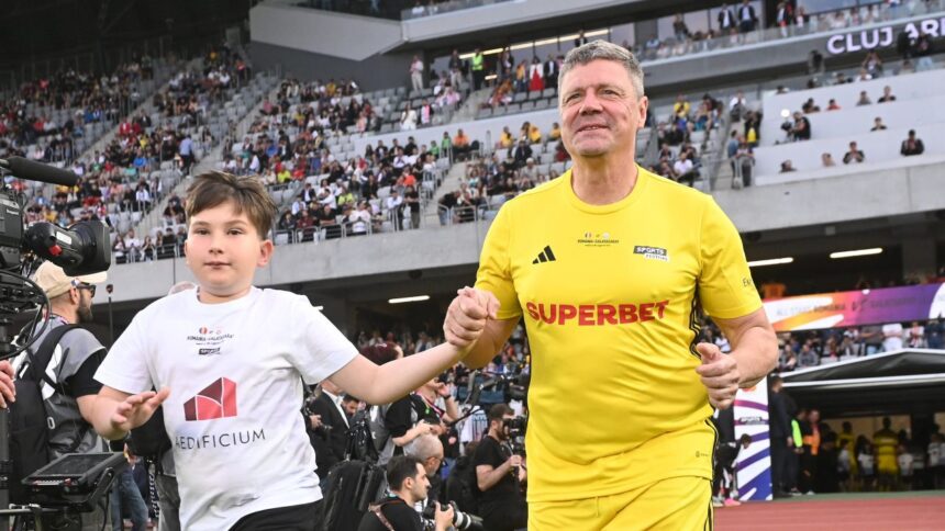 ÎN MOD OFICIAL Tibor Selymeș face comeback: noua funcție a fostului star din Generația de Aur 1 oficial tibor selymes a revenit postul pe care l a primit fostul component al generatiei de aur 68ac3c148f750