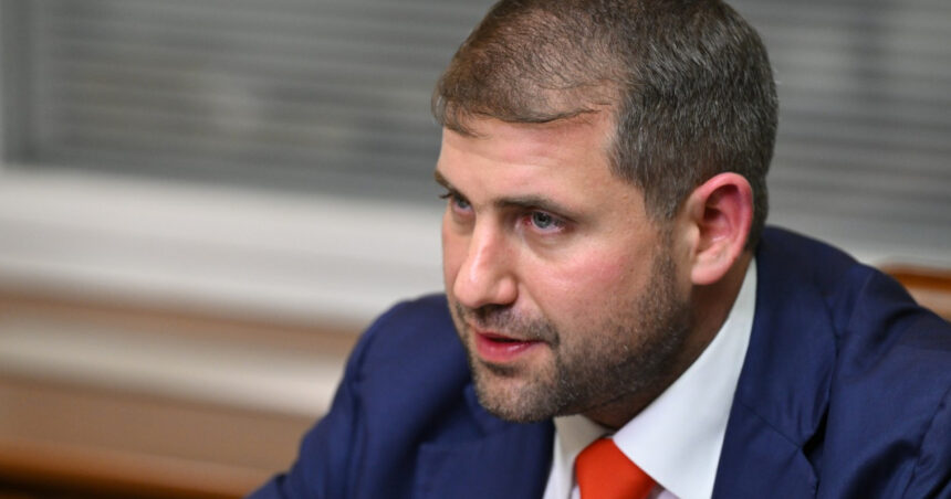 oligarhul fugar ilan sor promite 3 000 de dolari pe luna protestatarilor antiguvernamentali din moldova reactia politiei 689a2e9247877