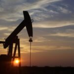 OPEC+ își intensifică din nou extragerea de petrol, urmărind cu determinare să-și recupereze cota de piață. 2 opec majoreaza din nou productia de petrol intr o miscare strategica pentru recastigarea cotei de piata 68906931e0be6