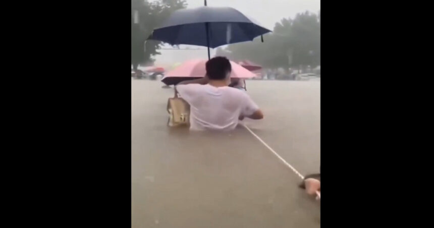 Decizia lui Xi Jinping în urma tragediei provocate de inundațiile devastatoare din China, soldate cu 10 vieți pierdute 1 ordinul lui xi jinping dupa ce 10 oameni au murit in urma unor inundatii istorice in china 689616eb7ad3c
