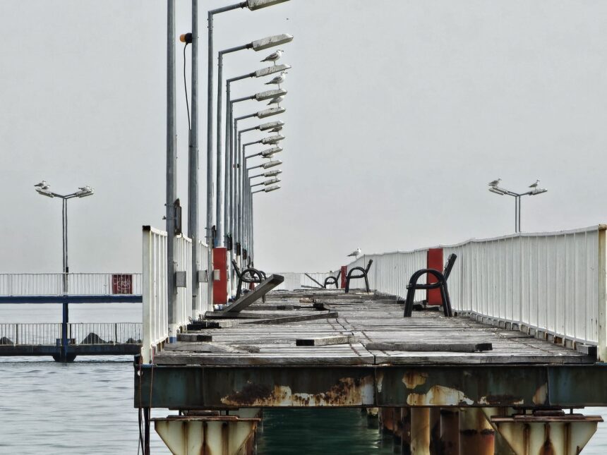Pasarela de la Mamaia, închisă pentru reparații: autoritățile locale continuă să caute soluții de revitalizare 1 pasarela maritima din mamaia ramane inchisa administratia locala cauta inca solutii pentru reabilitare 68b234eb87123