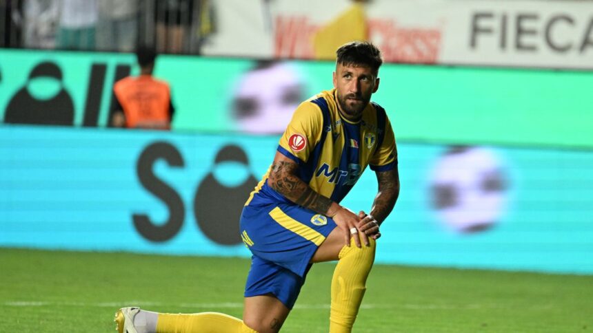 Paul Papp își exprimă nemulțumirea: „Vrem să jucăm cu tărie, nu ca niște domnișoare!” 1 paul papp nu a iertat pe nimeni lasati ne sa jucam mai barbateste nu asa ca domnisoarele 688da6c5d7deb
