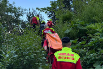 peste 30 de persoane salvate de pe munte in ultimele 24 de ore zeci de apeluri la salvamont 68aac229374c5