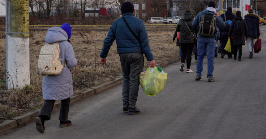 Mai mult de 5.000 de ucraineni au traversat ilegal granița în România. Trei indivizi reținuți pentru contrabandă de migranți. 1 peste 5 000 de ucraineni au trecut ilegal vama catre romania trei barbati arestati pentru trafic de migranti 68aae8bb427b2