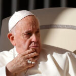 Autoritățile italiene rețin un suspect implicat într-un plan de eliminare a fostului Papă Francisc 2 politia italiana anunta ca a arestat un barbat pentru un complot de asasinare a fostului papa francisc 68b1b4bc3fe51