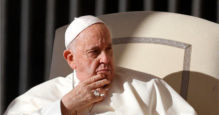 Autoritățile italiene rețin un suspect implicat într-un plan de eliminare a fostului Papă Francisc 1 politia italiana anunta ca a arestat un barbat pentru un complot de asasinare a fostului papa francisc 68b1b4bc3fe51