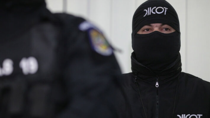 Un agent de penitenciar reținut de colegii de la DIICOT Constanța. Află detalii despre incident! 1 politist de penitenciar incatusat de colegii de la diicot constanta vezi despre ce este vorba 68a70c072927a