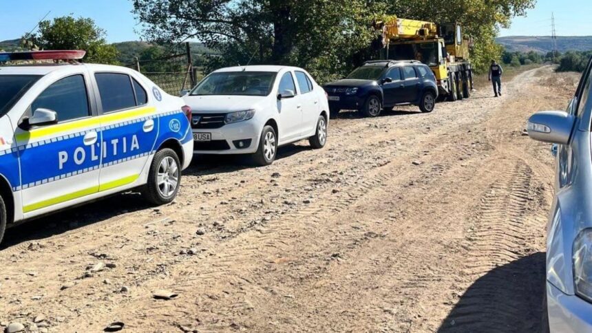 Poliția din Constanța descoperă 100 de tone de deșeuri în urma a trei raiduri într-o comună buzoiană 1 politistii constanteni au facut trei perchezitii intr o localitate din buzau ei au gasit 100 de tone de deseuri 68af2c283ad32