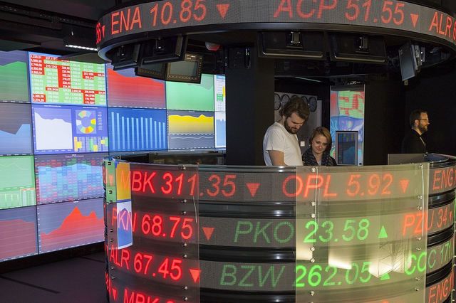 Polonia își propune o majorare semnificativă a impozitelor pe câștigurile bancare, iar acțiunile se prăbușesc. 1 polonia vrea sa creasca puternic taxele pe profitul bancilor actiunile se prabusesc 68a86e3b2a36d