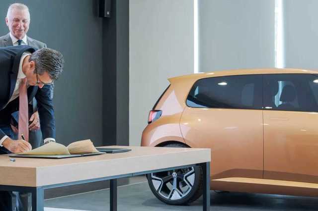 Portugalia investește 30 de milioane de euro în VW pentru a stimula fabricarea unei mașini electrice de viitor. 1 portugalia finanteaza vw cu 30 de milioane de euro pentru a atrage productia unui viitor automobil electric 68a7197b0156e