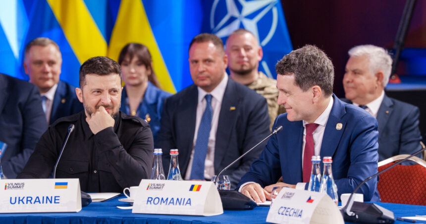 Nicușor Dan se alătură astăzi discuțiilor virtuale cu partenerii din Kiev: dezbateri pe marginea inițiativei de pace a lui Donald Trump. 1 presedintele nicusor dan participa azi la o videoconferinta cu aliatii kievului consultari despre planul de pace al lui donald trump 68a1616c271d8