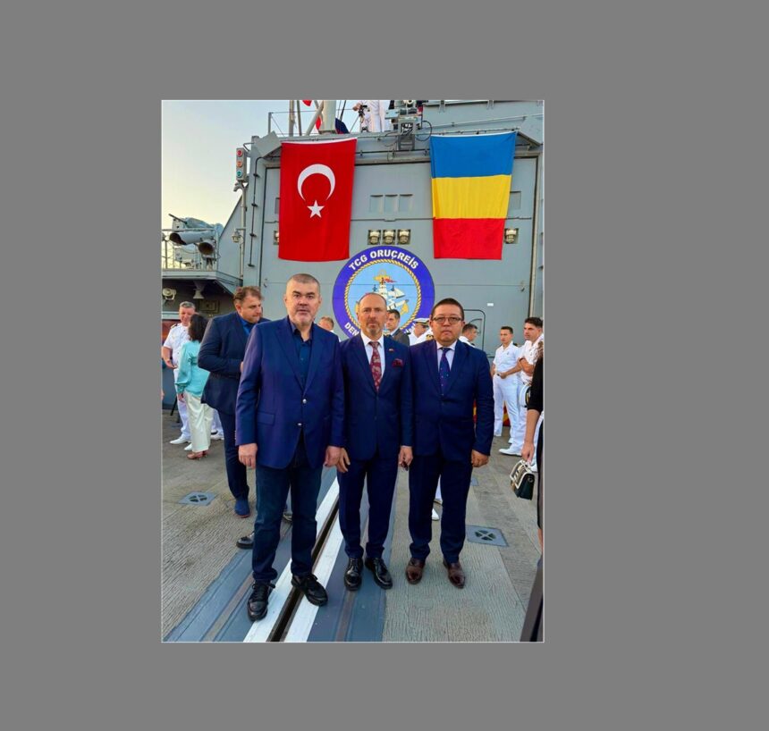Președintele UDTTMR, Gelil Eserghep, onorează cu prezența recepția de la bordul fregatei Oruçreis, ancorată în Constanța. Descoperă și ceilalți invitați ai evenimentului! 1 presedintele udttmr gelil eserghep prezent la receptia organizata la bordul fregatei orucreis prezenta la constanta iata cine a mai participat la eveniment 689ee478a3f00