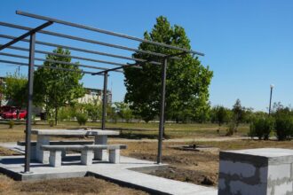 primaria cumpana amenajeaza locuri pentru picnic si gratar in parcul verde 689dc7e887c91