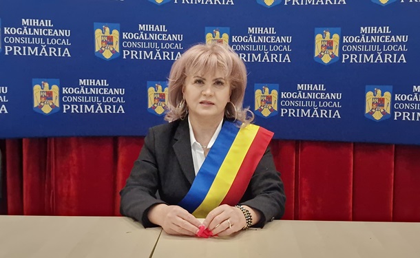 Ancuța Belu, primărița comunei Mihail Kogălniceanu, sărbătorește un moment deosebit 1 primarul comunei mihail kogalniceanu ancuta belu la ceas aniversar 68aff8f176448