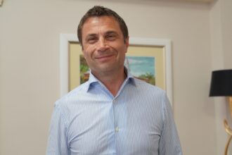 primarul din mangalia retinut pentru cinci infractiuni de luare de mita el a pretins si primit suma totala de 645 000 de euro 68a70b4bcbaed