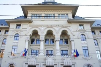 primarul interimar al capitalei salariile directorilor din companii si indemnizatiile membrilor ca trebuie reduse pana la finalul zilei 68907062251c4
