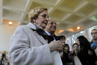 primul mesaj public al ninei iliescu dupa moartea fostului presedinte ce le a transmis celor care l au condus pe ultimul drum 6894bb0843302